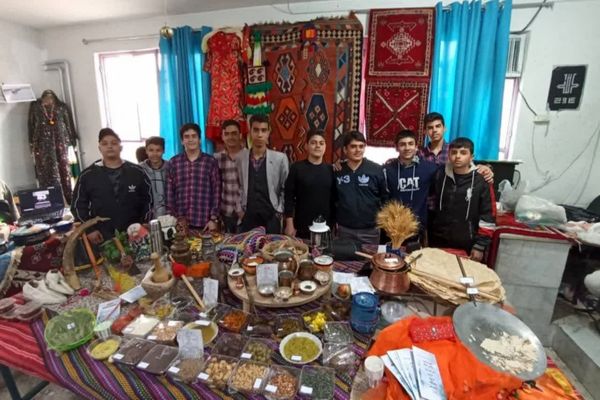 جشنواره آداب و رسوم و غذاهای سنتی شهرستان‌های فارس