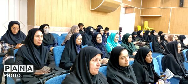 کارگاه آموزشی فرصت های متنوع یادگیری آموزگاران ابتدایی در کانون سمیه شهرستان شیروان 