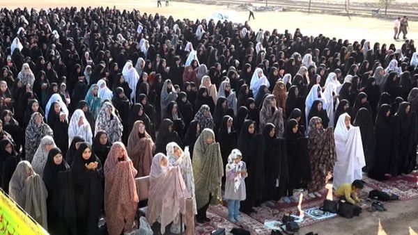 اقامه نماز عید سعید فطر در بهاباد