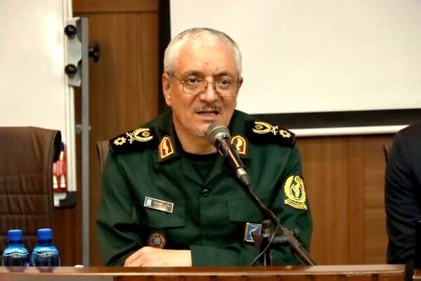 سخنگوی وزارت دفاع: با شهادت فرماندهان دچار خلاء نخواهیم شد