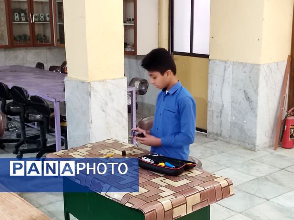 مسابقات آزمایشگاهی مدارس پارسیان