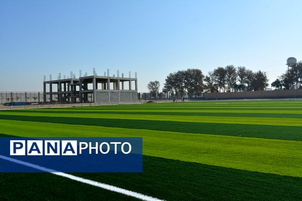 بازدید مدیران‌کل آموزش و پرورش و سازمان نوسازی مدارس استان تهران از زمین چمن روستای اورین