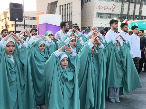گوشه‌ای از راهپیمایی غدیر خونین در مشهد مقدس