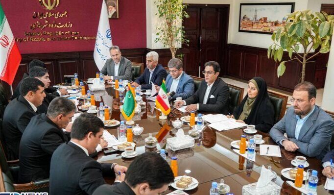 بررسی راه‌های تقویت ترانزیت بین‌المللی و روابط ریلی ایران و ترکمنستان 