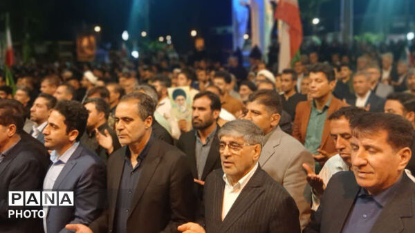 استمرارِ میدان‌داری کوهدشتی‌ها در شب ۸۲؛ فریاد اتحاد برای امنیت و اقتدار ملی