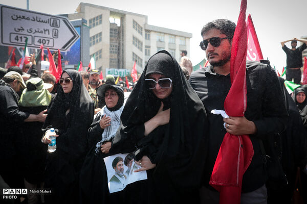 مراسم تشییع پیکر مطهر رهبر شهید انقلاب در تهران - 3