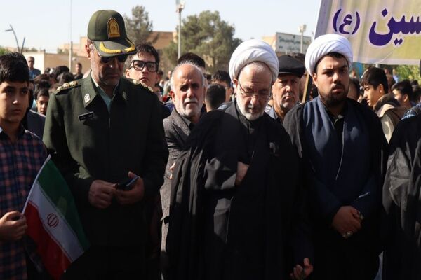حضور پرشور دانش‌آموزان پاکدشتی در راهپیمایی روز ۱۳ آبان
