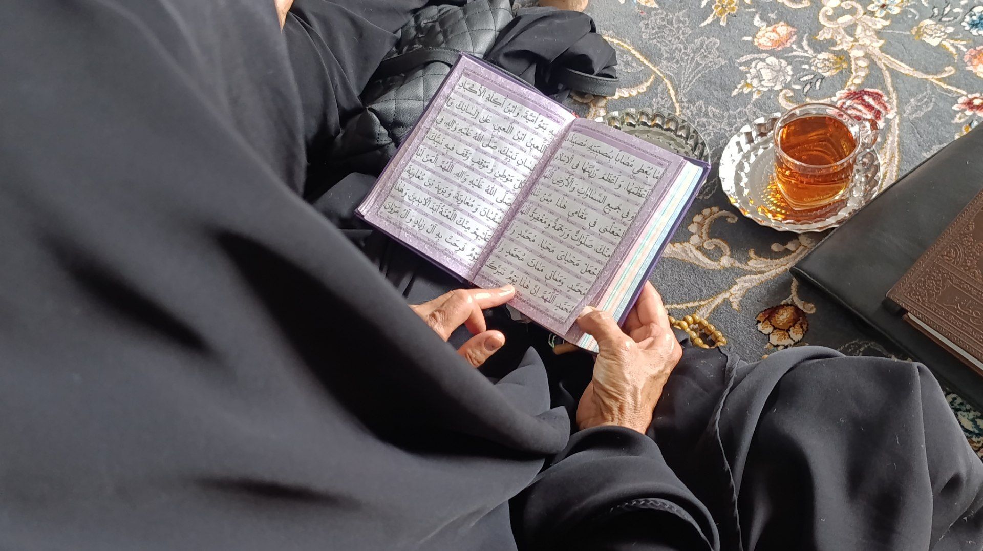شور حسینی در مسجد امام رضا(ع) نظرآباد با قرائت دعای توسل و زیارت عاشورا 