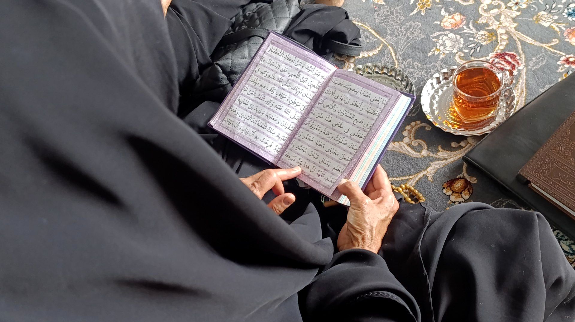 شور حسینی در مسجد امام رضا(ع) نظرآباد با قرائت دعای توسل و زیارت عاشورا 