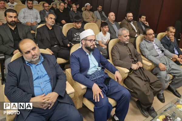 دیدار راهبردی نماینده ولی‌فقیه با مدیران مرکز بزرگ اسلامی غرب کشور