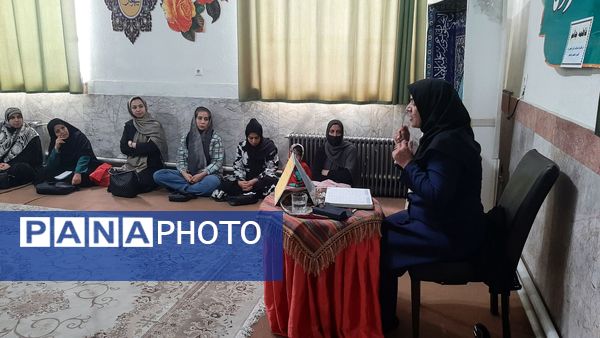 سلسله کارگاه های آموزش خانواده در دبستان نیایش