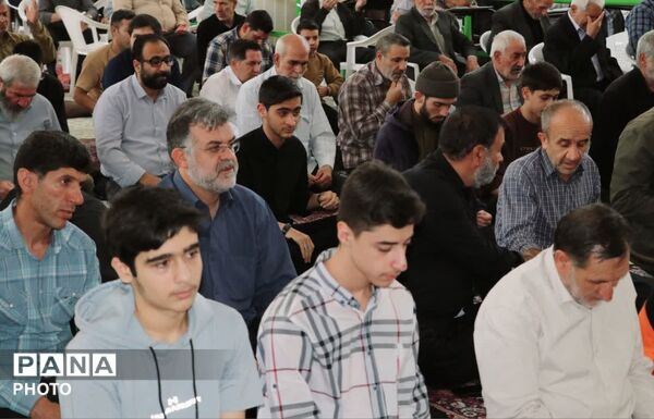 جلوه‌هایی از وحدت، ایمان و همدلی مردم نظرآباد در نماز جمعه 