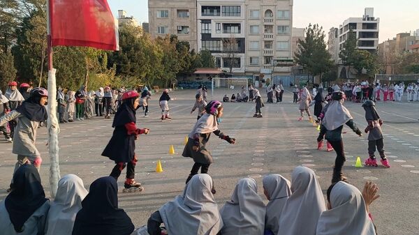 المپیاد ورزشی دانش‌آموزان در مدرسه پنجم مهر