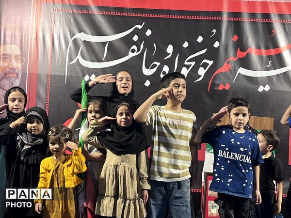 حضور پرشور نوجوانان ابرکوهی در تجمعات شبانه