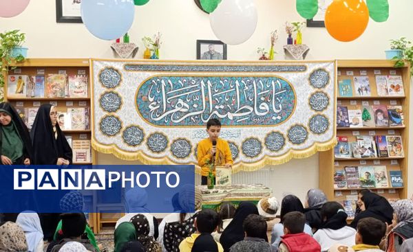 تقدیر از مادر شهید مهدی زاهدلویی در کتابخانه امام علی(ع) قم