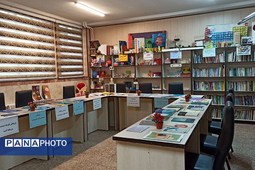 هفته پژوهش در دبیرستان شاهد ندای فاطمه (س) ناحیه 2 شهرری 