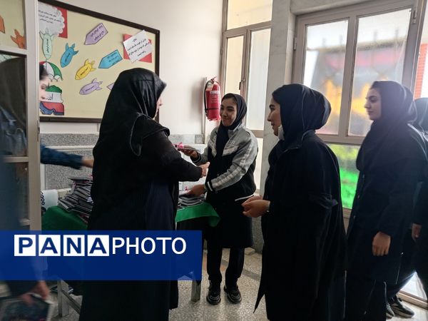 مراسم روز دانش آموز و ایام فاطمیه در دبیرستان حضرت خدیجه (س)جعفریه قم 