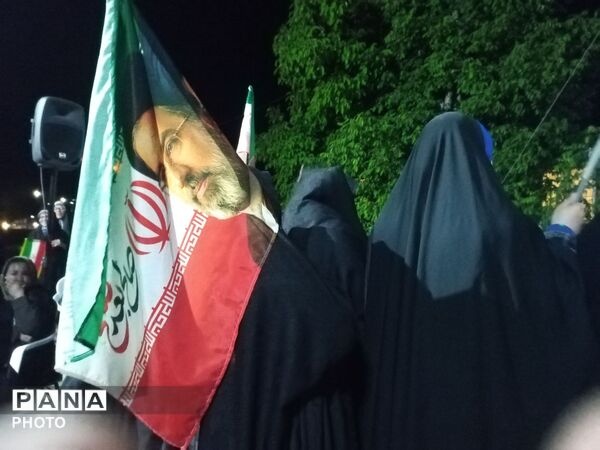 برگزاری اجتماع شبانه در حسینیه شهدای شهر بار 