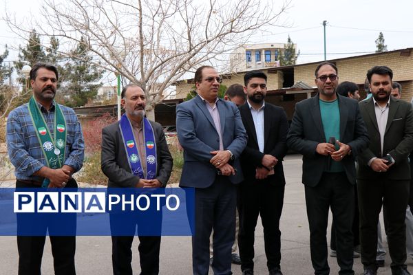 آیین بدرقه کاروان حج عمره‌ دانش‌آموزان دختر استان مرکزی