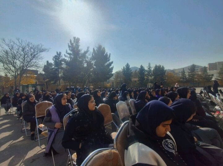 یاریگران زندگی راهی برای رفع مشکلات آسیب های اجتماعی دانش آموزان 