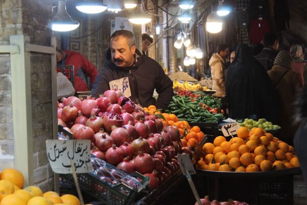 بازار داغ یلدا در زنجان