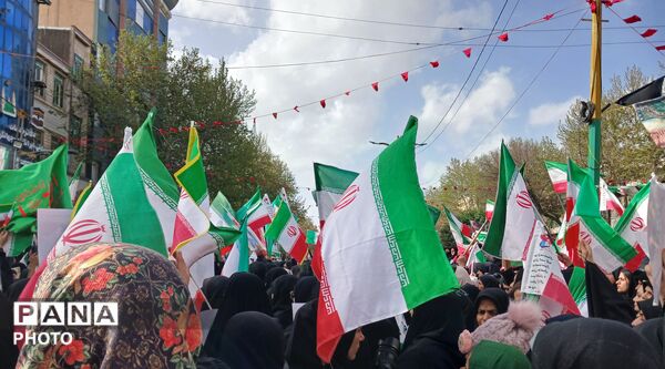 زنان غیوردوشادوش مردان، زنان لر خرم‌ آباد آماده دفاع از میهن 