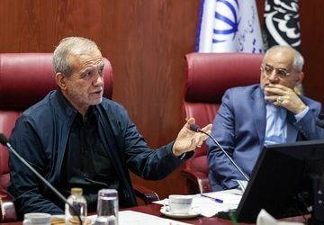 پزشکیان: شناسنامه‌دار کردن کالاها راهکار نجات از قاچاق و احتکار است