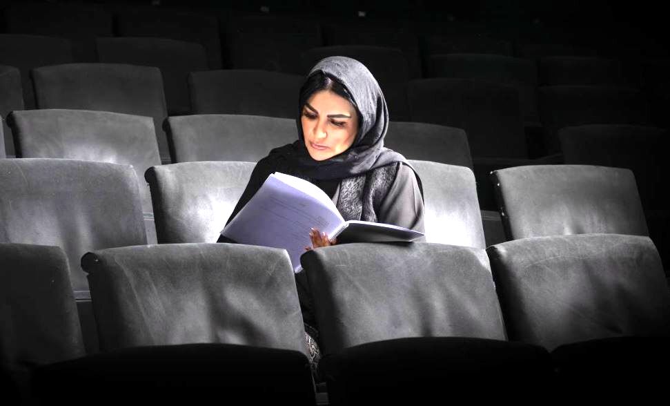 صحرا فتحی، «هواخوری» را به صحنه می‌آورد