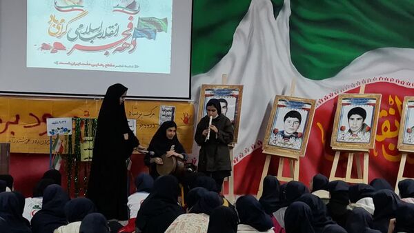 زنگ انقلاب در دبیرستان شاهد یاس نبی گناباد 