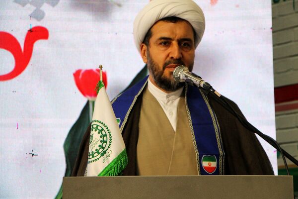 هم‌سرایی هزار نفری دانش‌آموزان یاور انقلاب در اسلامشهر