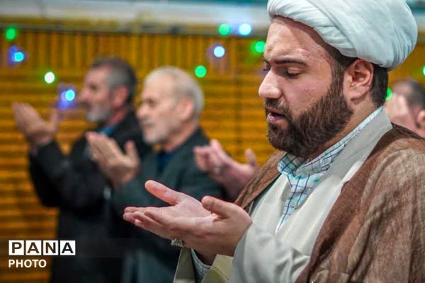 برپایی سفره افطاری در مسجد علی ابن ابیطالب نسیم‌شهر