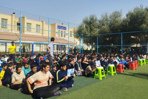 آیین افتتاحیه المپیاد ورزشی دانش‌آموزان در مدرسه شاهد افشار یزد
