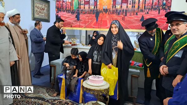 دیدار مسئولان قم با خانواده شهید محمد وزینی اکبر