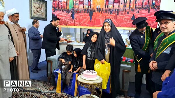 دیدار مسئولان قم با خانواده شهید محمد وزینی اکبر