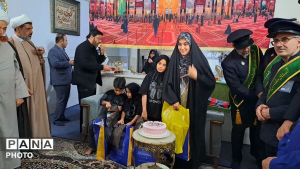 دیدار مسئولان قم با خانواده شهید محمد وزینی اکبر