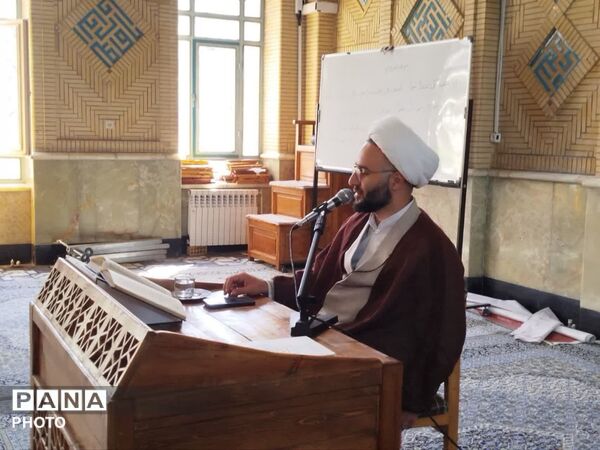 قرائت قرآن‌آموزان ساوجبلاغ در مسجد ولی عصر 