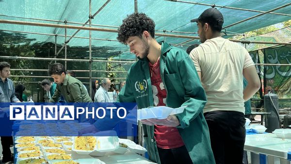سفره غذای ۴۰ هزار نفری عید غدیر در مشهد برپا شد
