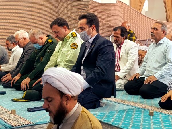 خلیل اباد همگام با ملت ایران فریاد خشم و نصر در نماز جمعه طنین انداز شد