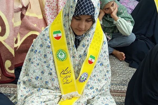 اعتکاف دانش‌آموزی رباط‌کریم با پرچم‌گردانی حضرت ابوالفضل(ع)