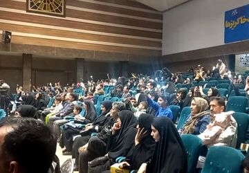 آیین تجلیل از رتبه‌آوران مسابقات قرآنی، علمی و فرهنگی‌ـ‌هنری اشکذر