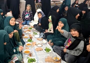 افطاری روزه‌اولی‌های دبستان نیایش