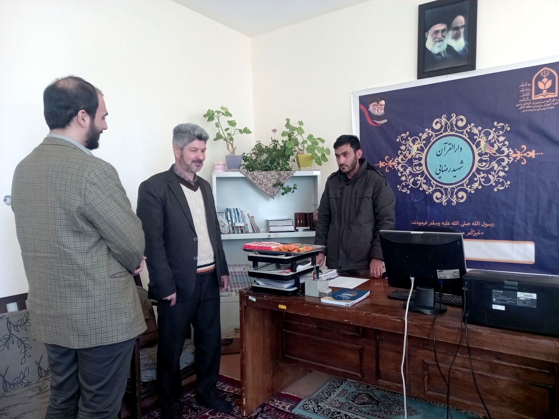 قرآن هدایتگر است اما برای کسی که به آن پایبند باشد