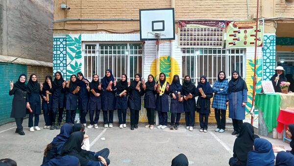 مراسم تجلیل از برترین های علمی ، آموزشی و پرورشی دبیرستان دانشور یک