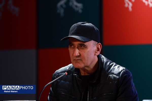 نشست نقد و بررسی فیلم «غوطه‌ور» در چهل و چهارمین جشنواره ملی فیلم فجر