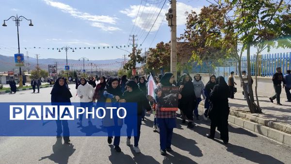 حضور پرشور دانش‌آموزان پیشتاز یاسوجی در یوم‌الله ۱۳ آبان