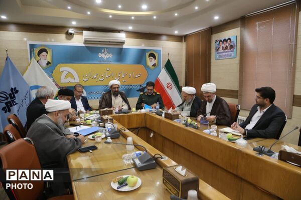 نشست بررسی برگزاری تجمعات مردمی در همدان