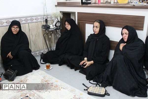 یادواره شهدای خانگی در منزل خواهر شهید والامقام علیرضا فخرانی