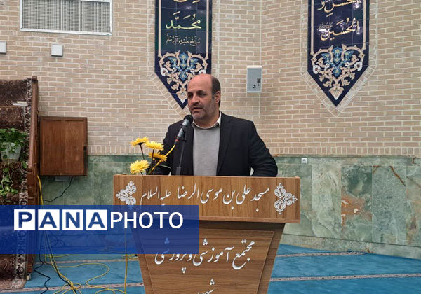 تقدیر از نوجوانان برگزیده قرآنی ناحیه 4 آموزش و پرورش قم