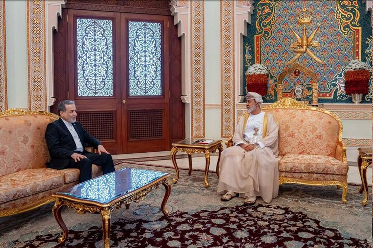دیدار عراقچی با پادشاه عمان در مسقط