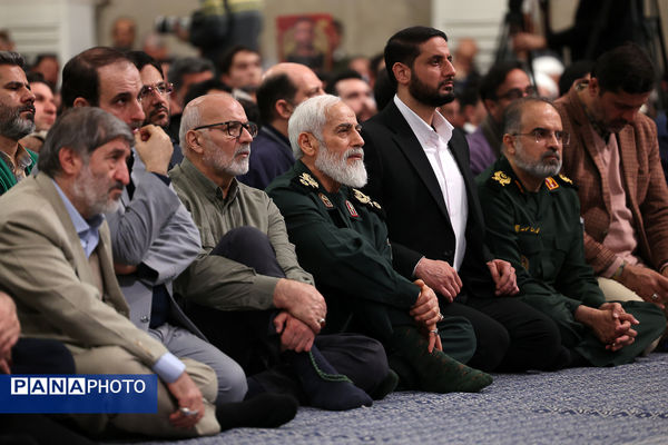 دیدار اقشار مردم با رهبر انقلاب به مناسبت چهل‌وهفتمین سالگرد پیروزی انقلاب اسلامی